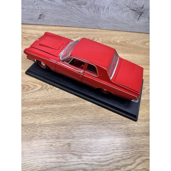 Maisto 1/18 - Dodge 330 1963 Red Diecast Scale Model Car - Picture 6 of 11
